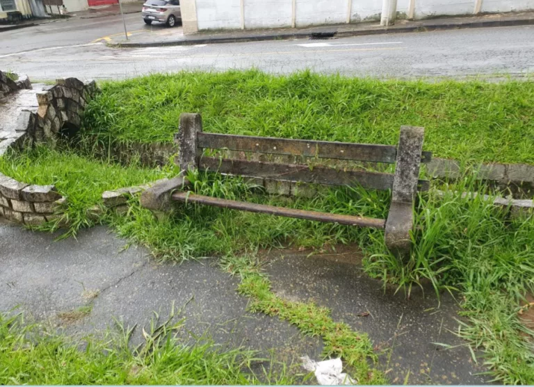 Vereador pede reforma em praça abandonada da zona oeste