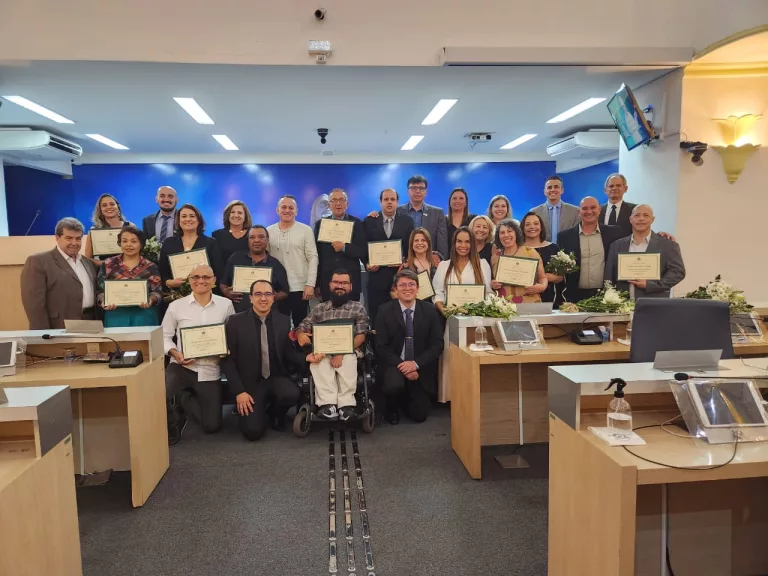 Câmara homenageia 13 pessoas com o Diploma Jacques Rodrigues de Carvalho