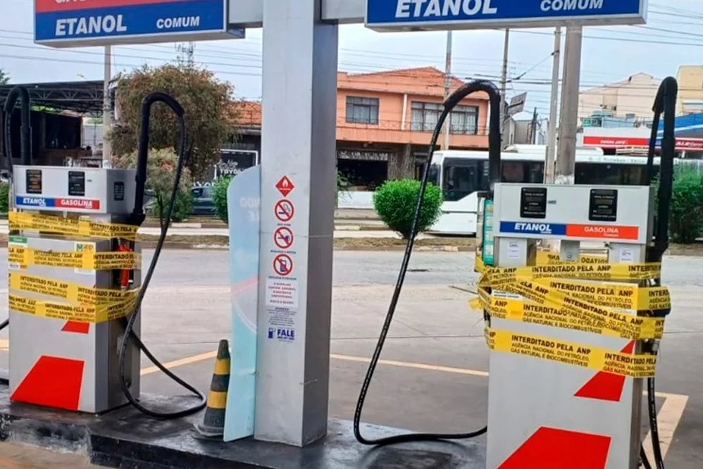 ANP autua postos de combustiveis de Poços por irregularidades