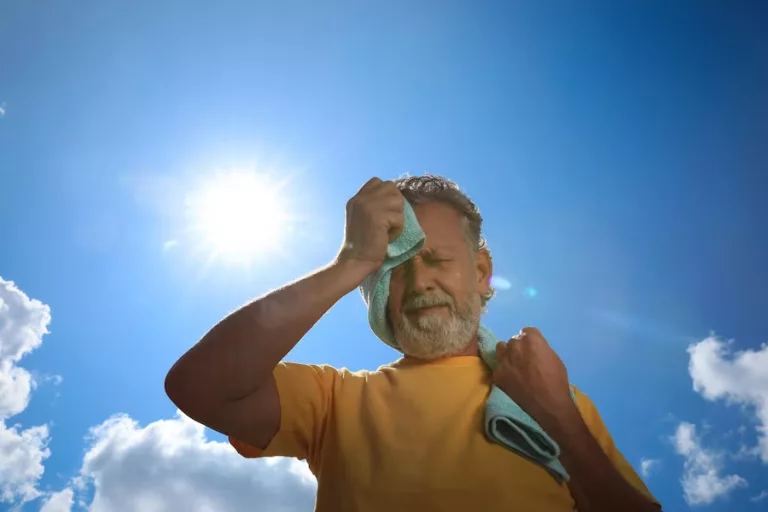Poços recebe alerta de emergência para onda de calor e baixa umidade do ar