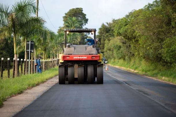 Trecho de construção de pedágio entre Poços e Andradas tem desvios de tráfego
