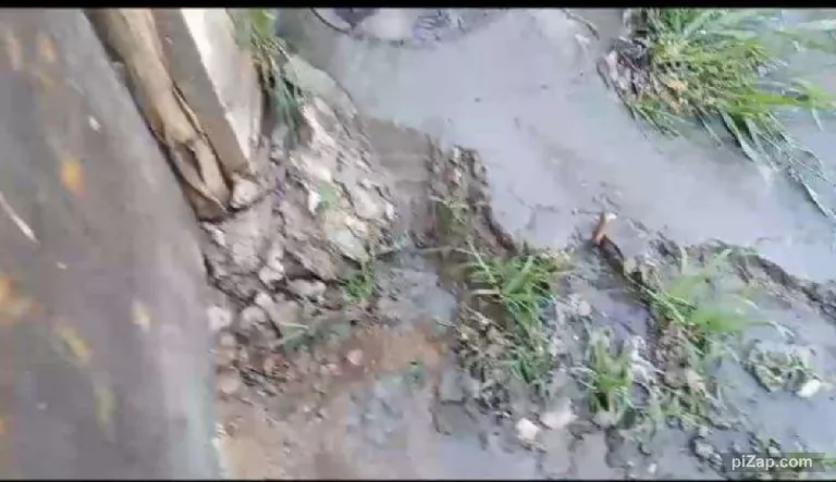 Vazamento de esgoto na zona leste é tema de requerimento