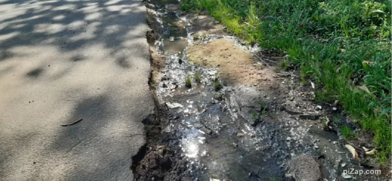 Vazamento de esgoto na zona oeste é tema de requerimento na Câmara Vazamento de esgoto na zona oeste é tema de requerimento na Câmara