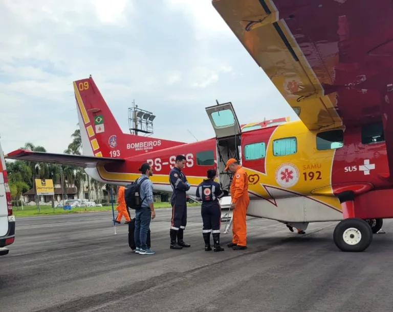 Transporte aeromédico leva paciente para transplante de fígado em BH