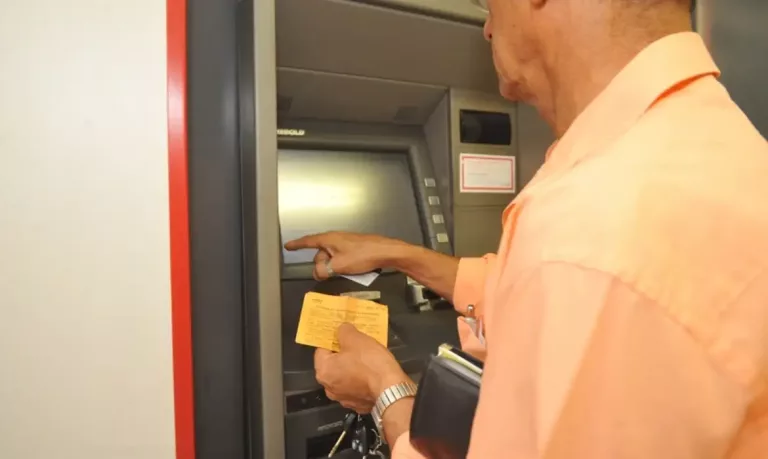 Bancos fecham no feriado desta quarta-feira