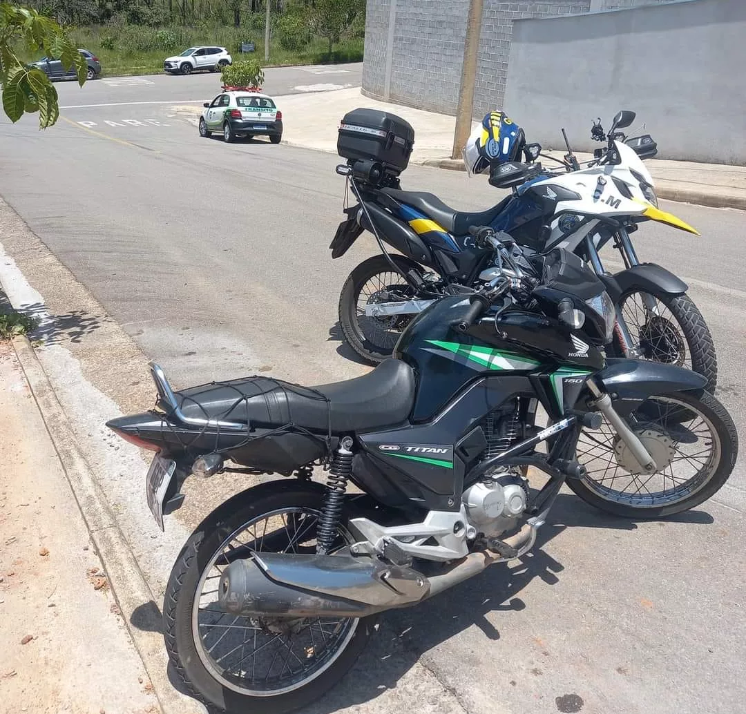 Estudante é ameaçada por ex-namorado em escola da zona leste