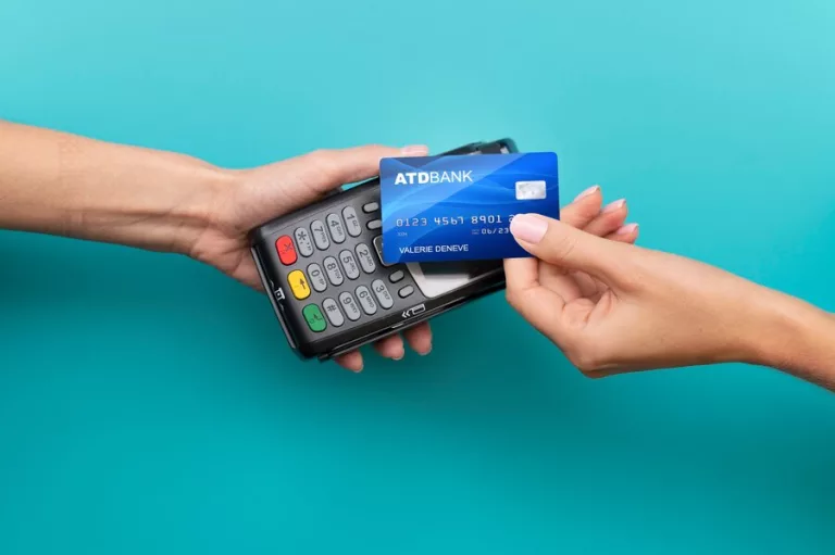 Compras de fim de ano: conheça os golpes e as fraudes mais comuns e evite ciladas  