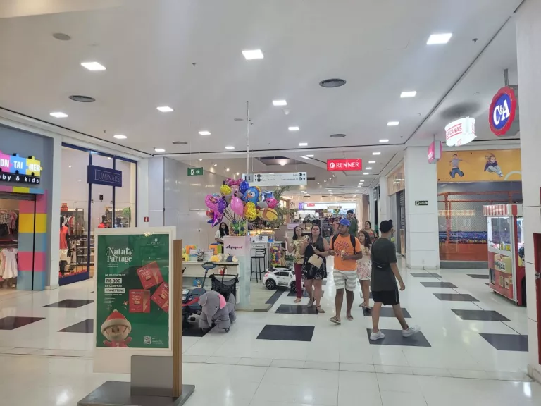 Confira o horário especial de Natal no comércio de Poços   