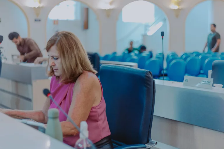 Pagamento dos prestadores de serviços da Saúde é questionado por vereadora
