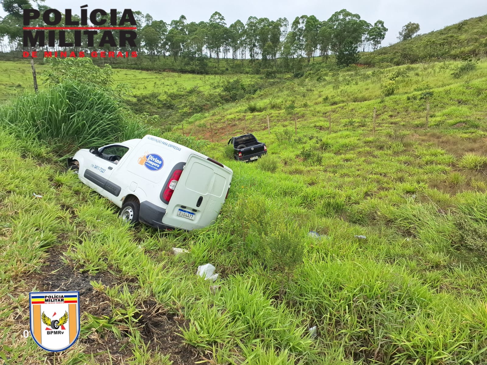 Veículos colidem após ultrapassagem