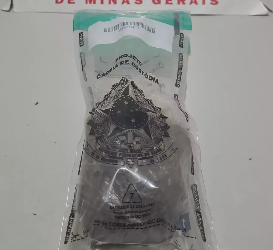 Traficante é preso após fugir de moto e cair