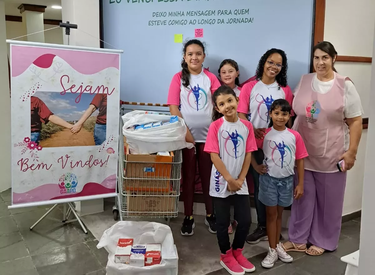 Grupo de ginástica arrecada leite para o Gaapo durante festival