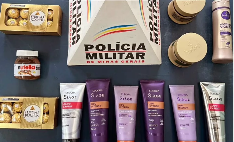 Mulher é presa após furtar shampoo, condicionador e chocolate