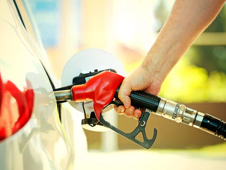 Diesel tem queda no preço; gasolina e álcool sobem em Poços