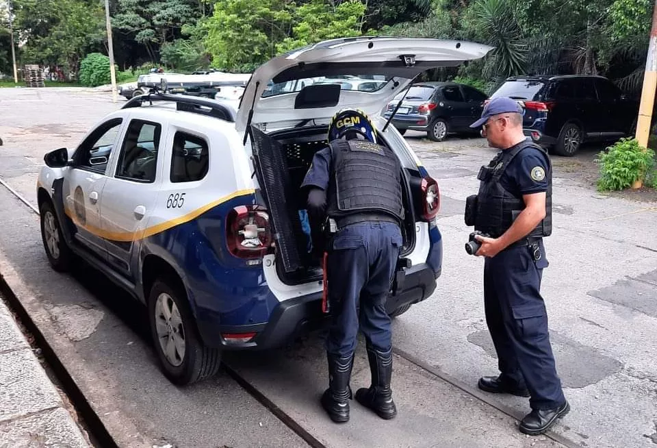 Idoso norte-americano é preso acusado de fotografar partes íntimas de meninas