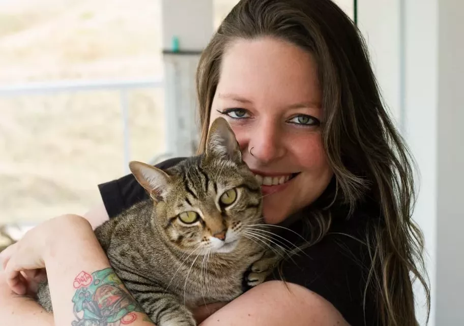 Vai viajar no Carnaval? Conheça o serviço de pet sitter