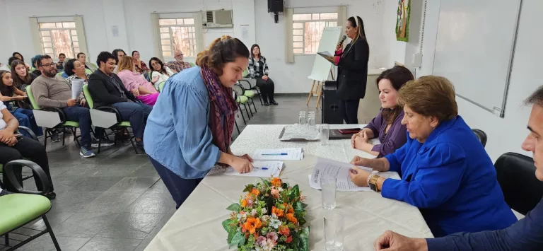 Novo Conselho Municipal de Educação toma posse