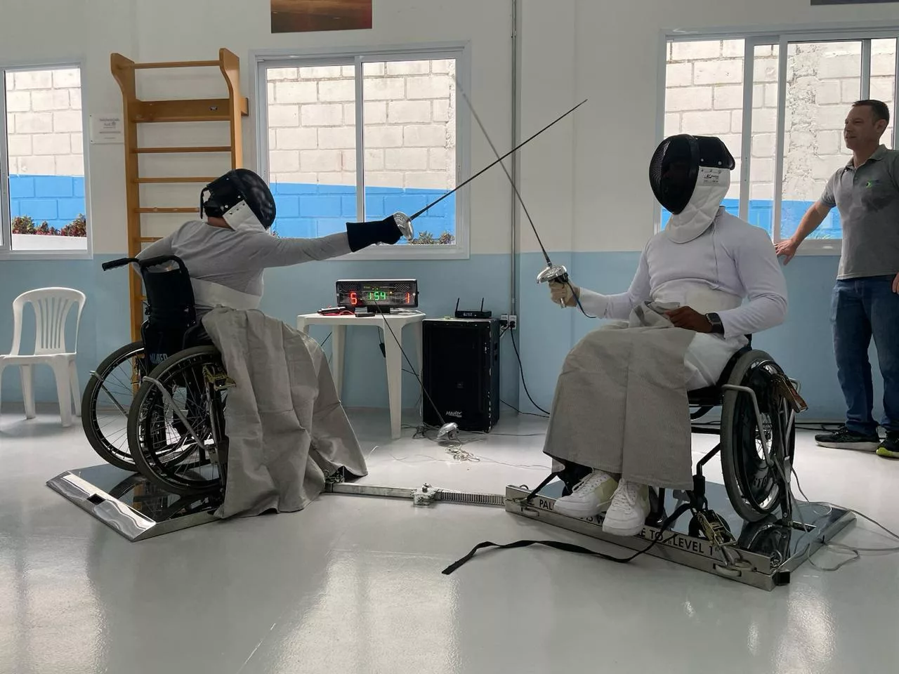 Poços inova no esporte paralímpico com introdução da esgrima