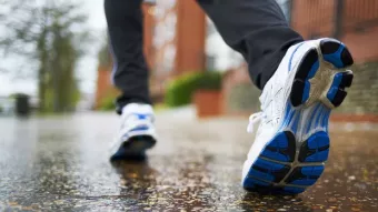 Projeto arrecada tênis para atletas de baixa renda