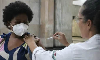 Fiocruz alerta para circulação simultânea de gripe e covid-19