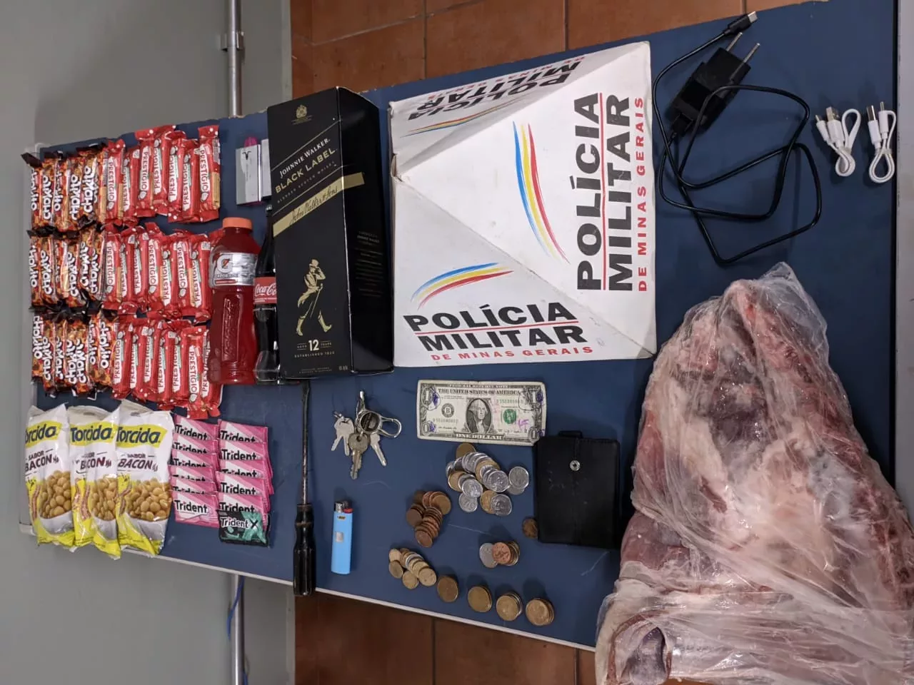 Homem é preso após furtar revenda de veículos