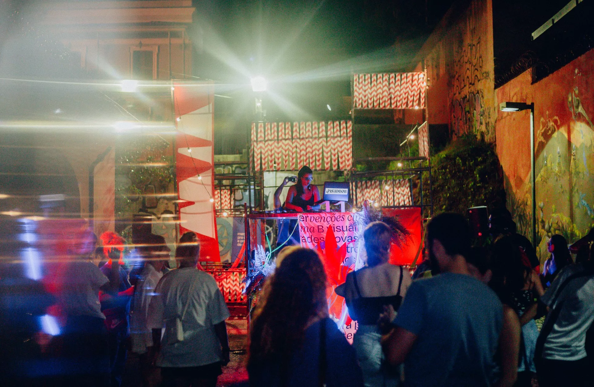 #OcupaMIA Mulheridades tem discotecagem, instalações literárias e performance