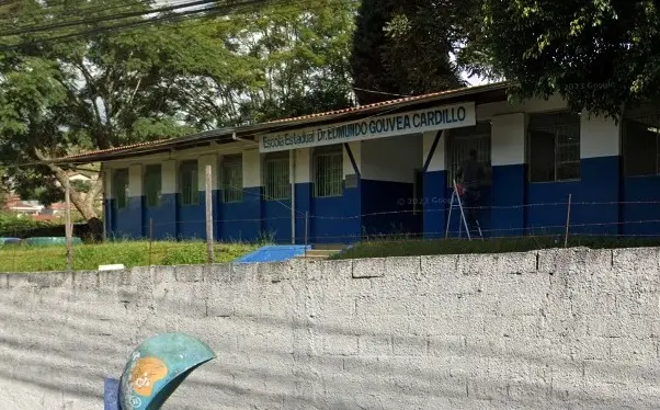 Ex-aluno invade escola armado com tesoura em Poços de Caldas