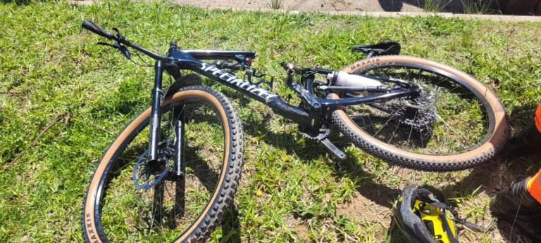 ciclista, acidente, ferido,