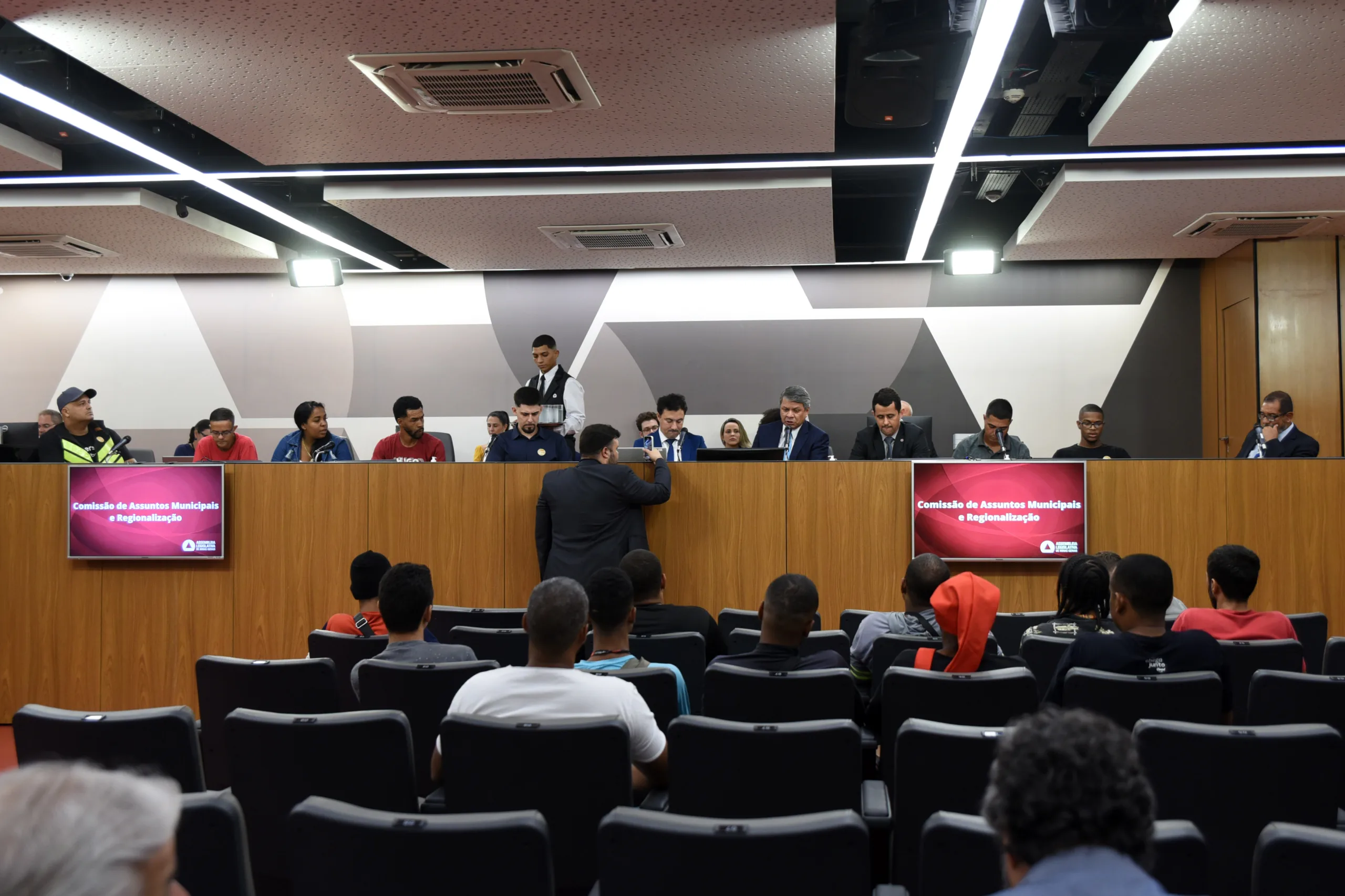 Motoboys rejeitam regulamentação da atividade na Assembleia Legislativa