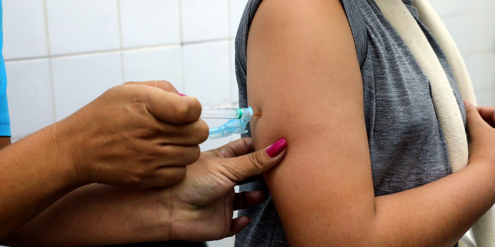 Saúde amplia faixa etária da vacinação contra dengue