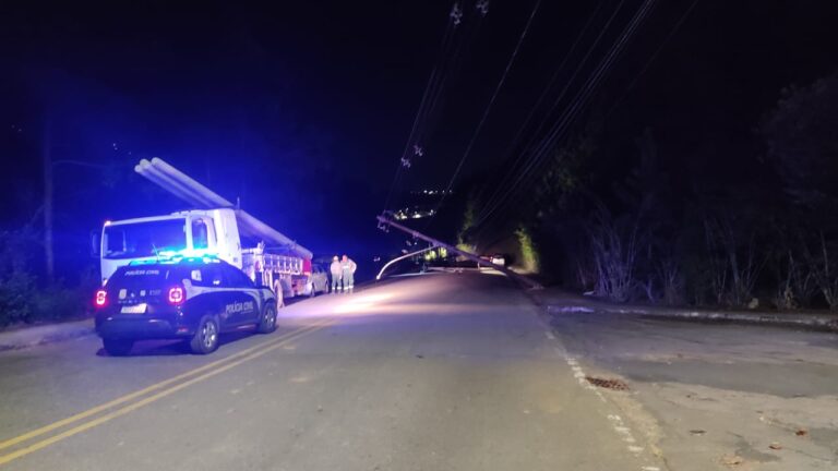Motorista é preso após derrubar seis postes