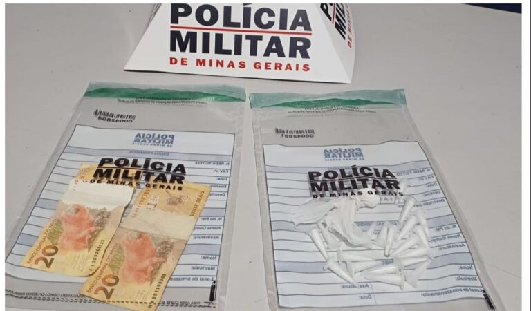 PM flagra jovens vendendo drogas durante a madrugada