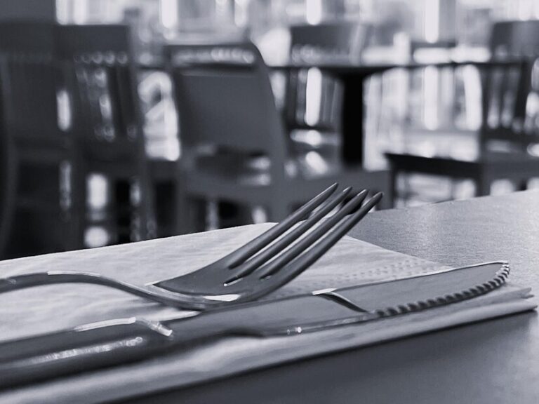 Bares e restaurantes são destaques na geração de emprego e renda