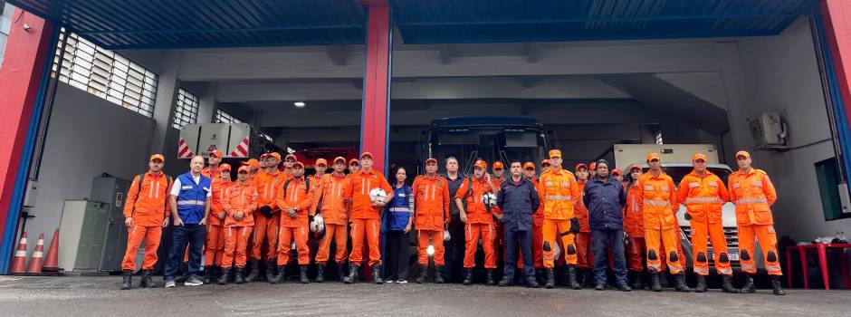 Minas envia ao RS a maior equipe de bombeiros para atuação fora do estado