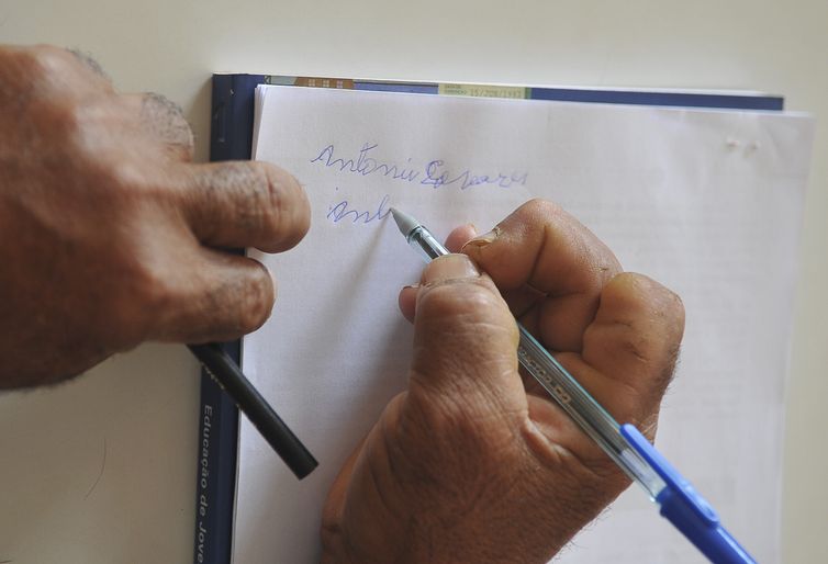 Poços de Caldas lidera em alfabetização no sul de Minas