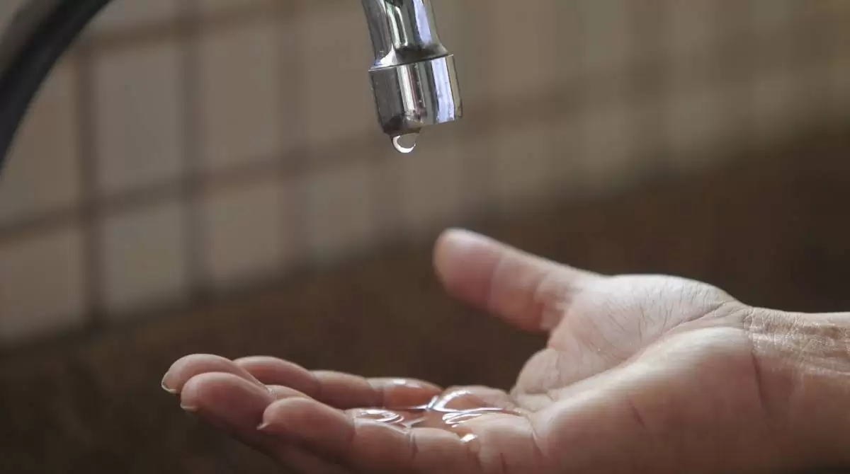 Estiagem provoca desabastecimento em bairros de Poços