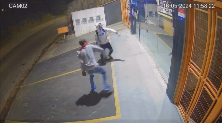Criminosos arrombam e furtam loja de eletrônicos na zona leste
