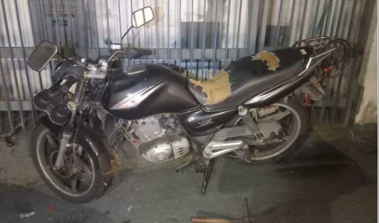 Homem é preso desmanchando moto furtada