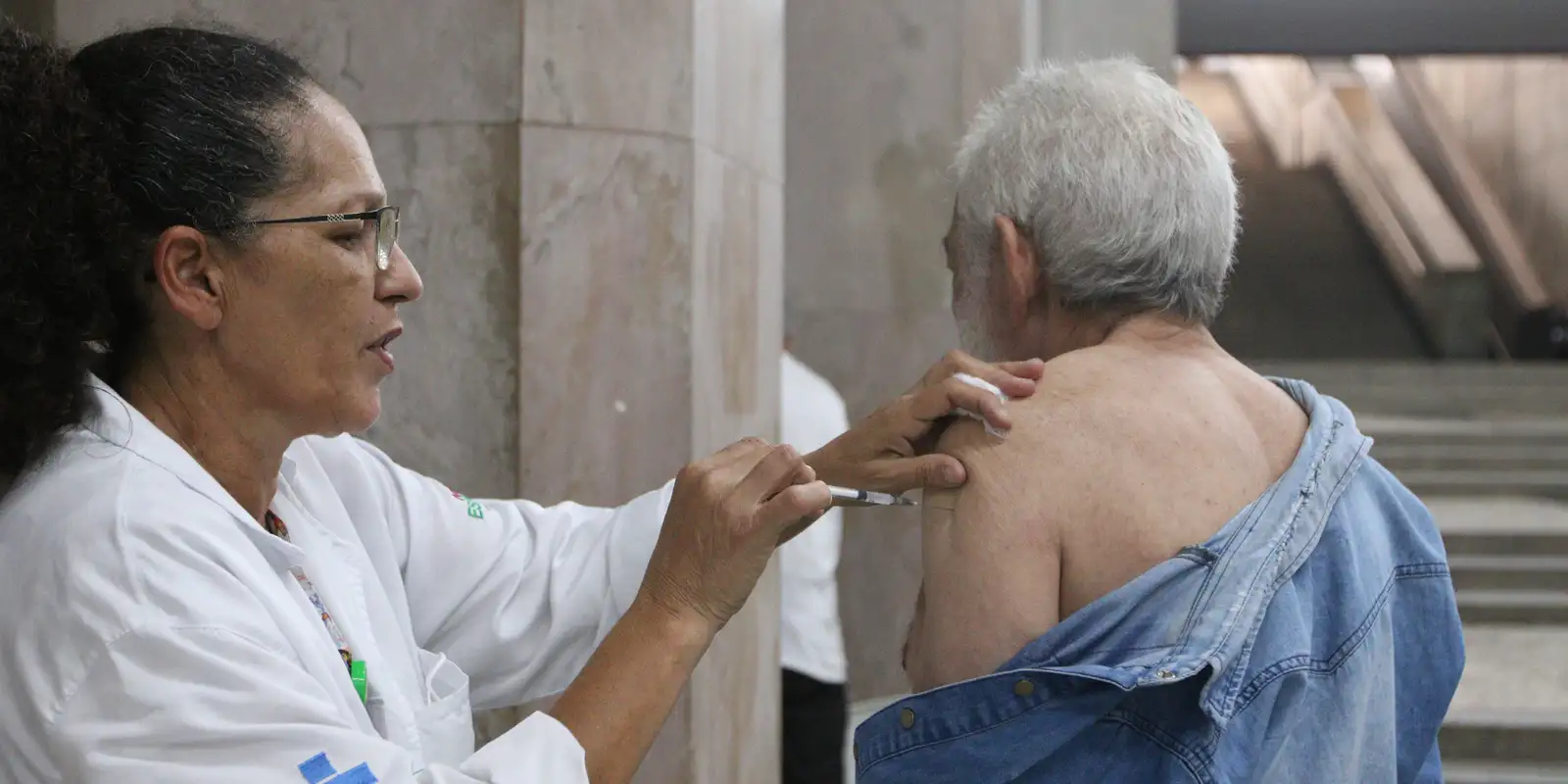 Saúde lança nova campanha de vacinação contra covid-19 com doses atualizadas