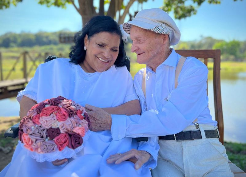 Dia dos Namorados: Idoso de 100 anos ganha ensaio fotográfico de pré-casamento