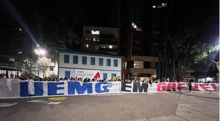 Greve da UEMG ultrapassa 45 dias aguardando propostas do governo