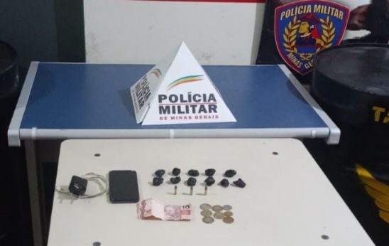 PM apreende drogas e munições em residência