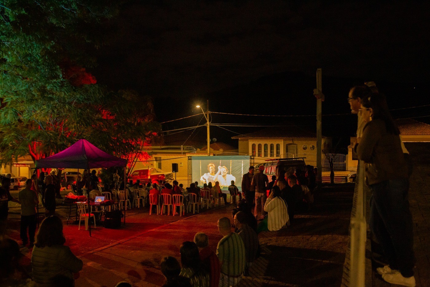 Rasgacêro leva cinema itinerante para escolas do sul de Minas