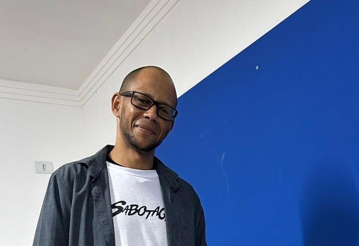 Livro “Educação é Compromisso” tem lançamento em Poços neste sábado