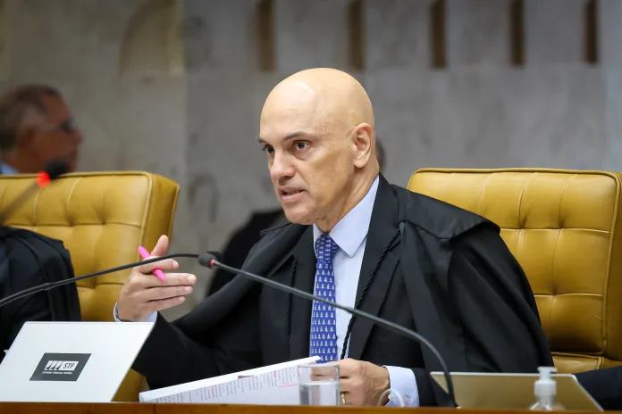 Ministro determina suspensão da rede social X no Brasil