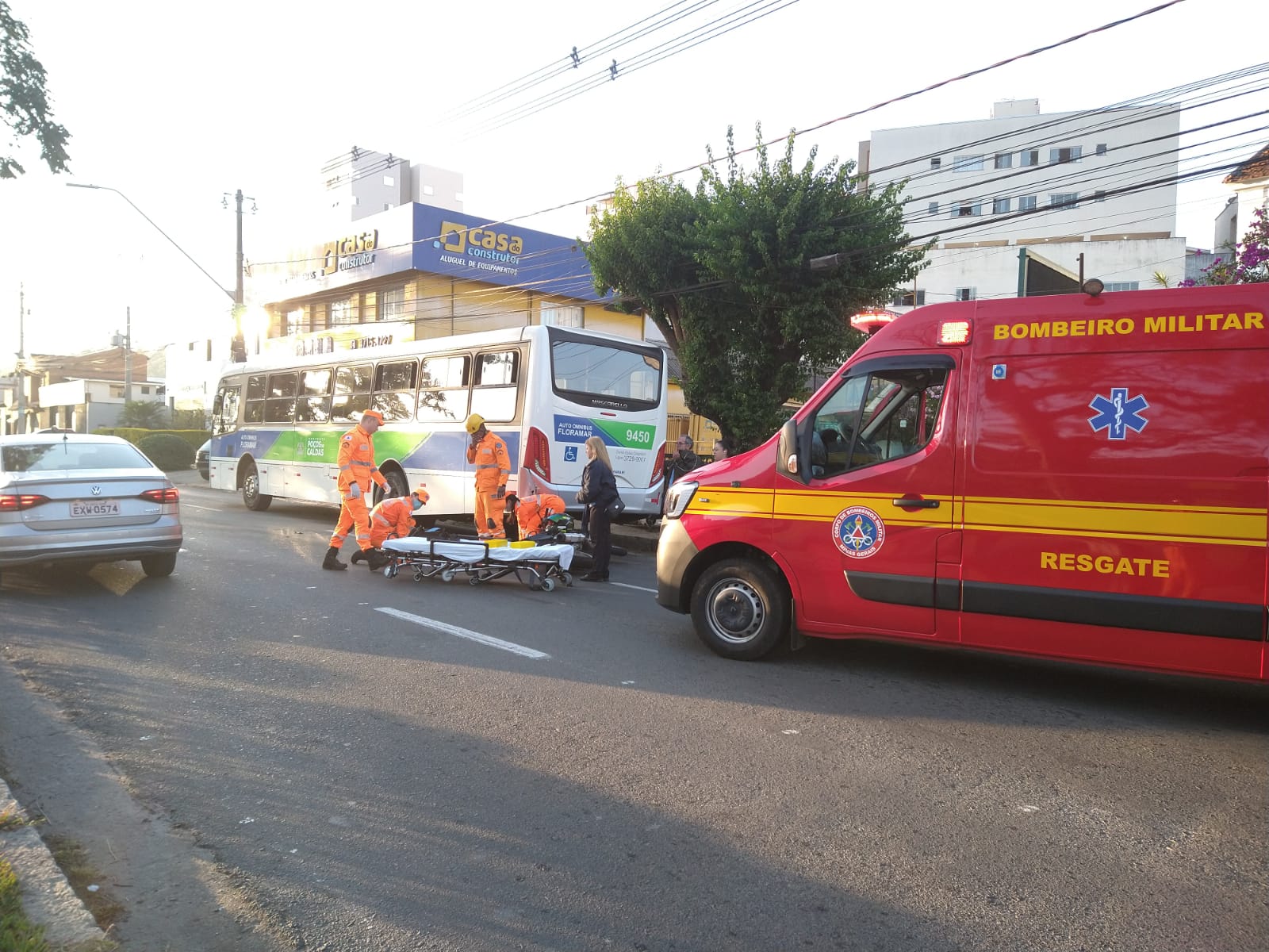 moto, ônibus, destacada