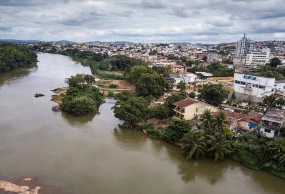 sistema prevê vazões do rio doce, coluna mg