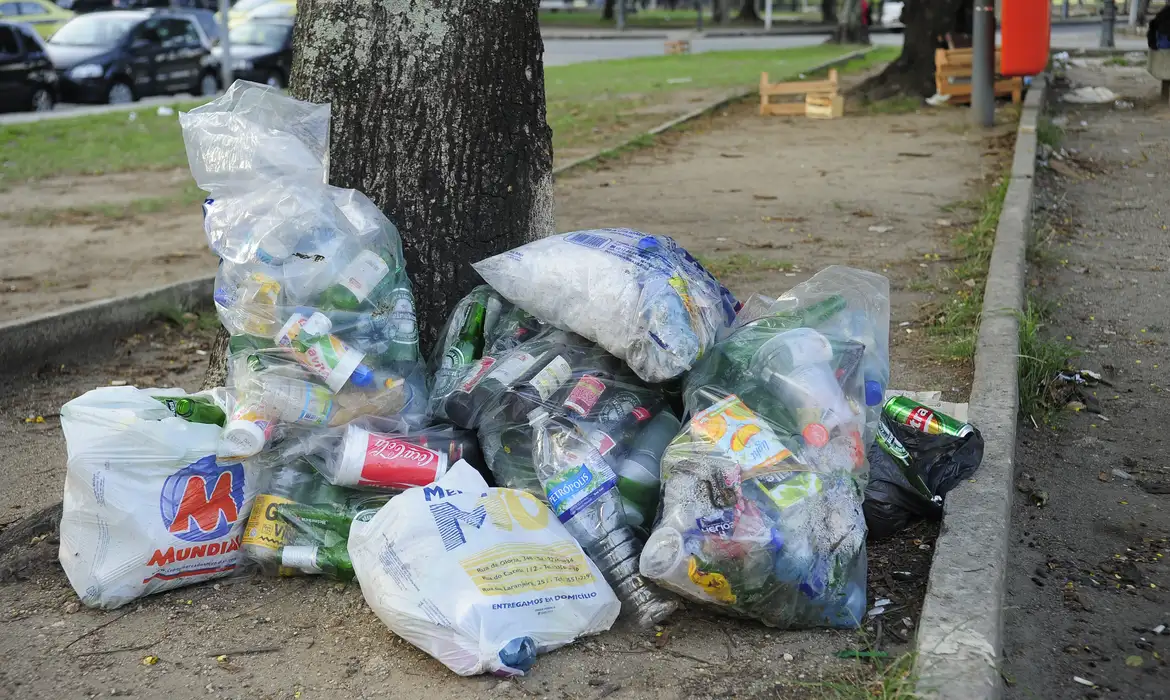 LIXO | Cada mineiro gerou cerca de 400 kg de resíduos sólidos em 2022