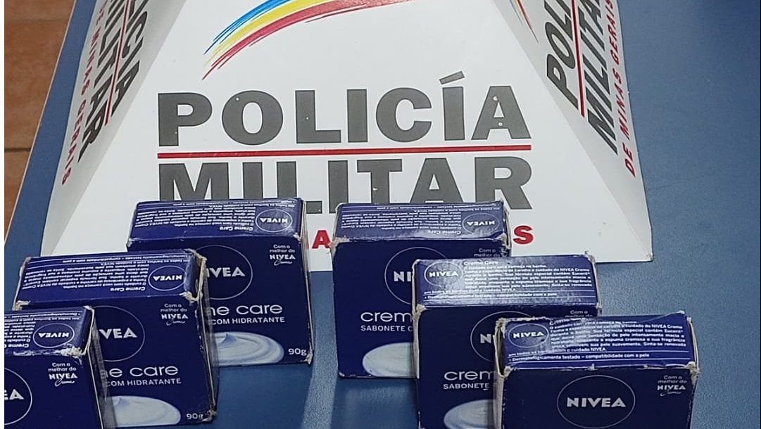 Mulher é presa após furtar sabonetes de farmácia