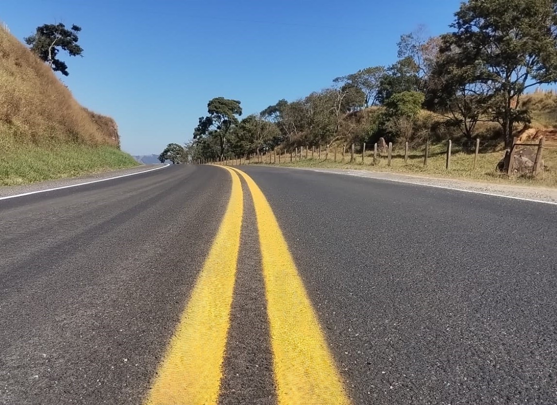 Rodovias no sul de Minas recebem nova sinalização horizontal